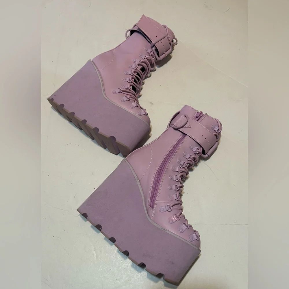 Sugar thrillz Stylish Platform Lace-Up Boots